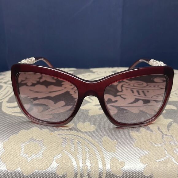 Chanel Bijoux Butterfly Interlocking CC Burgundy Gradient Sunglasses 55 mm - Picture 1 of 7